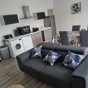  Appartement , Cure Au 1er étage 2 Nuits Minimum